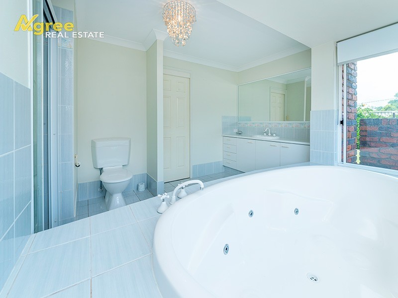 138 Relesah Drive, Ningi QLD 4511