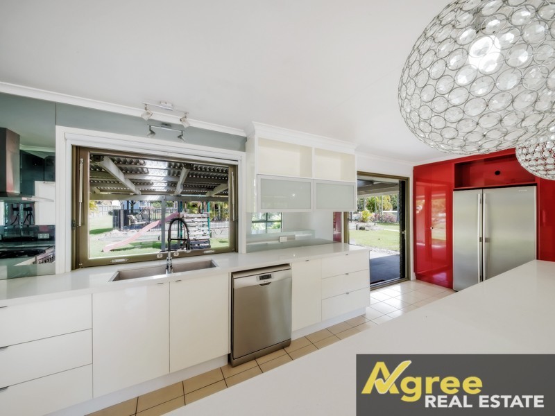 21 Sunny Court, Ningi QLD 4511