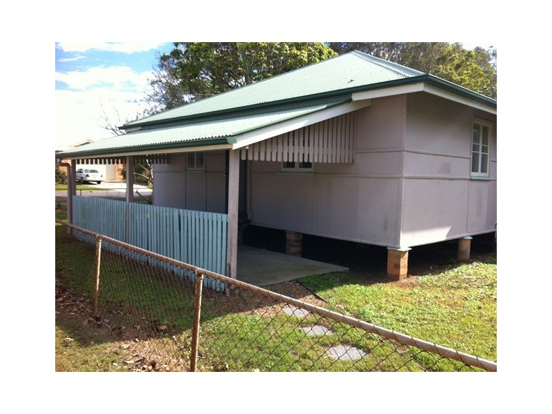 89 Biggs Avenue, Beachmere QLD 4510