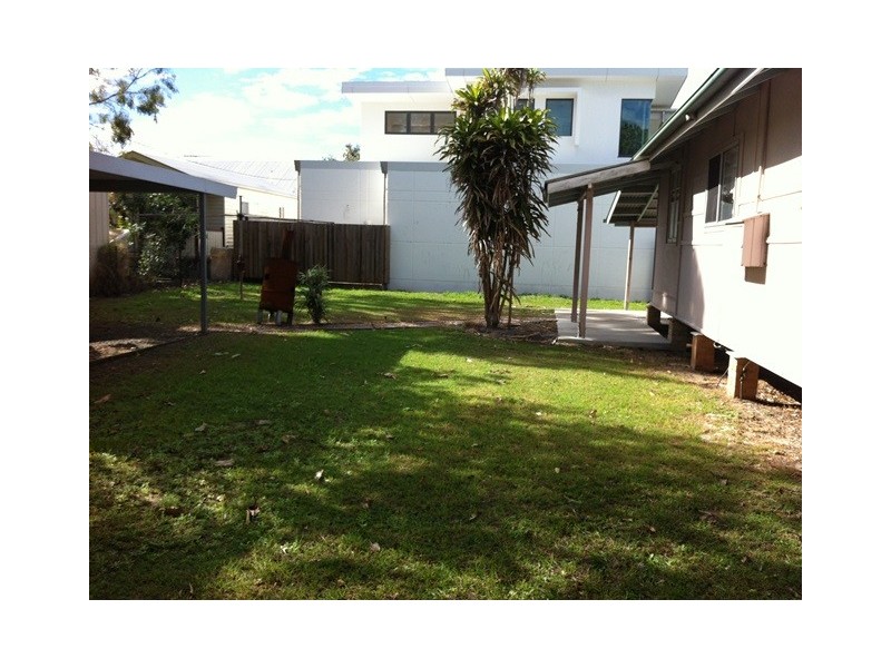 89 Biggs Avenue, Beachmere QLD 4510