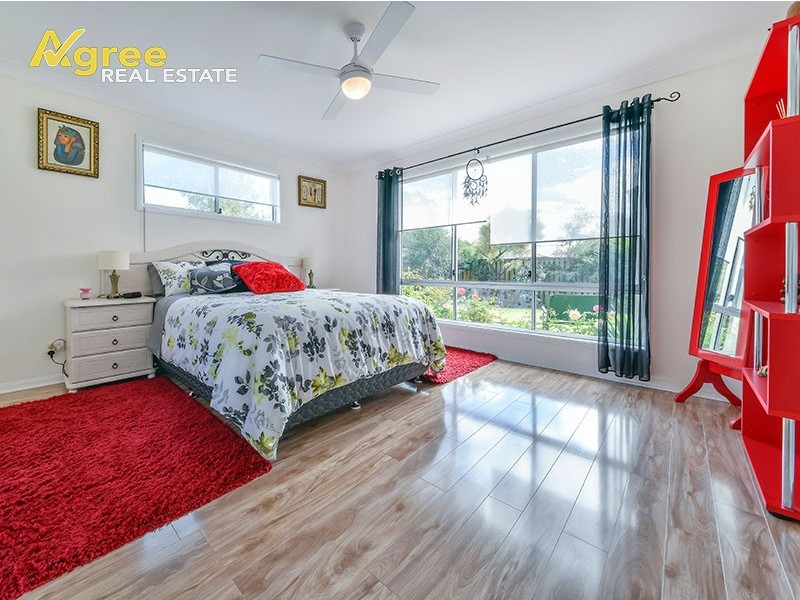 2 Yaraan Crescent, Beachmere QLD 4510