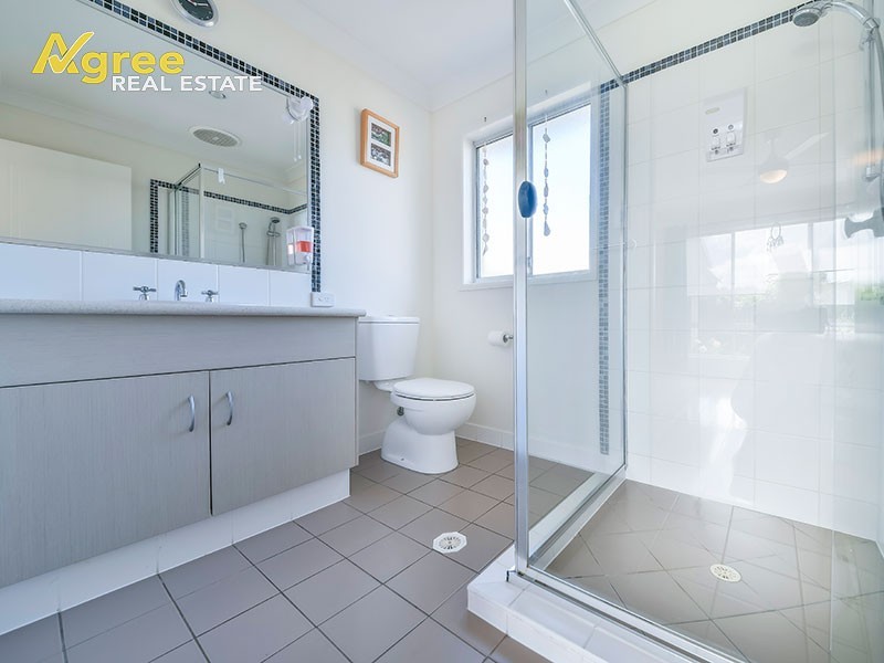 2 Yaraan Crescent, Beachmere QLD 4510