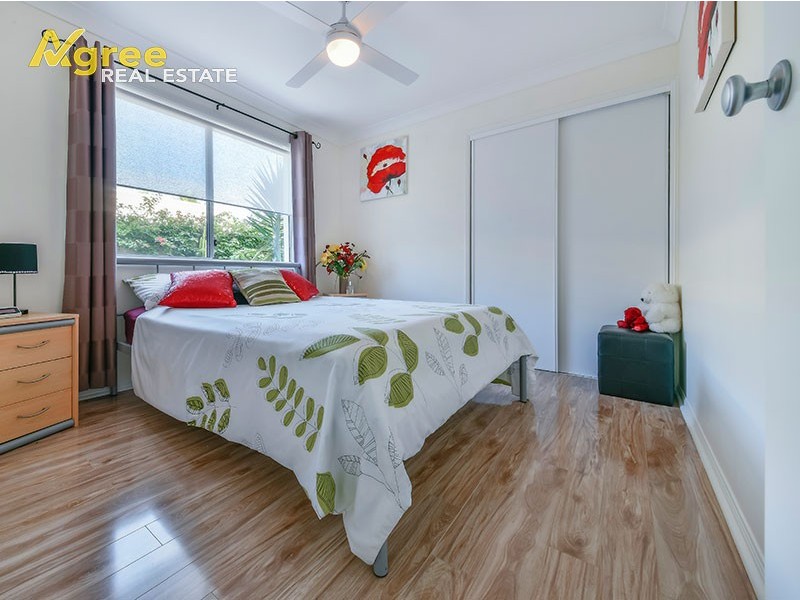 2 Yaraan Crescent, Beachmere QLD 4510