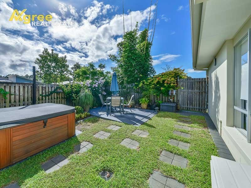 2 Yaraan Crescent, Beachmere QLD 4510