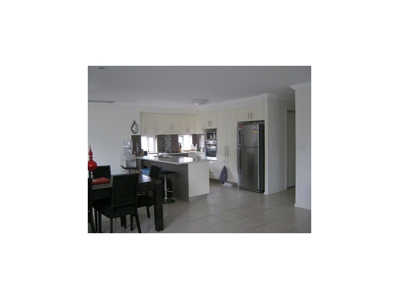 6 Sinclair Place, Ningi QLD 4511