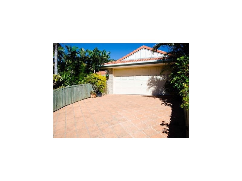 18 Salmon Place, Sandstone Point QLD 4511