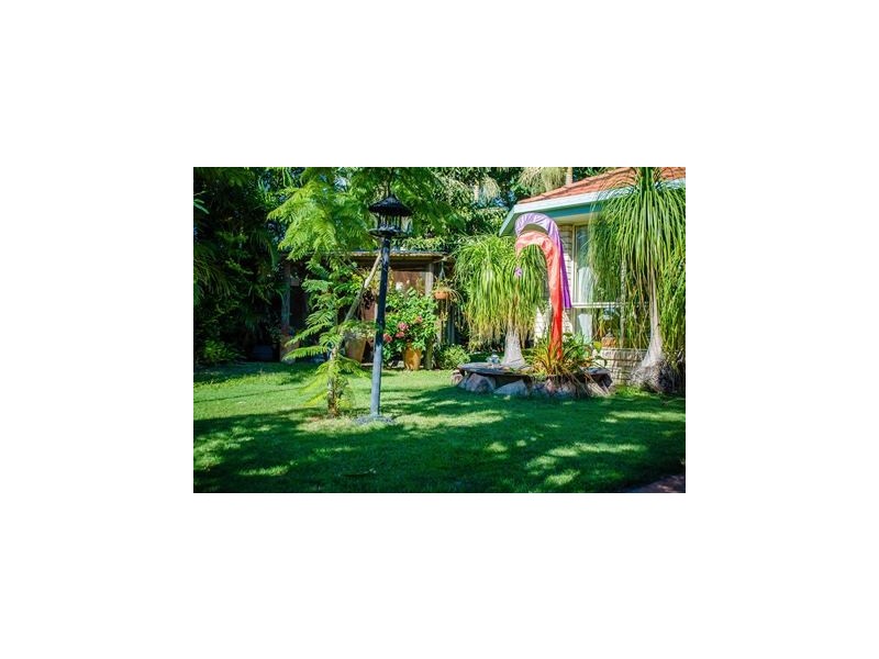 18 Salmon Place, Sandstone Point QLD 4511