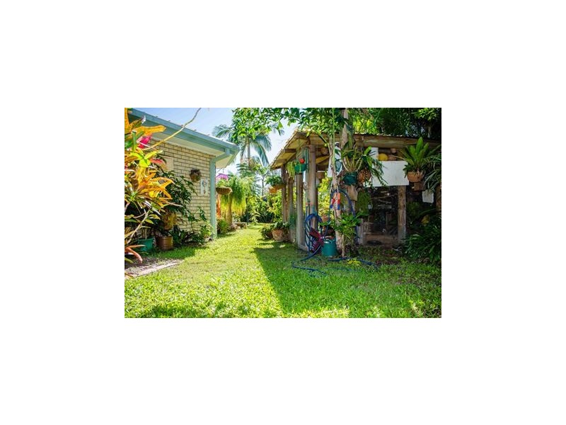 18 Salmon Place, Sandstone Point QLD 4511