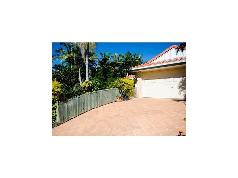 18 Salmon Place, Sandstone Point QLD 4511