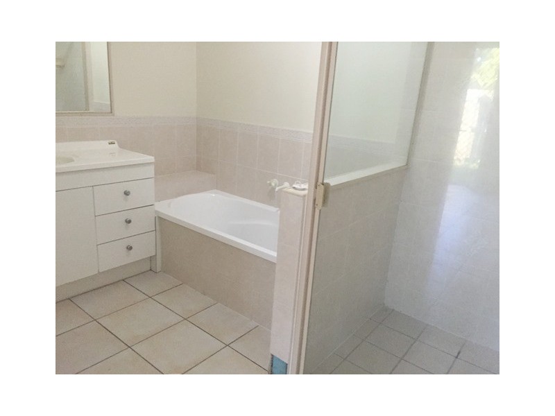 2/33 Rarity Street, Caboolture QLD 4510