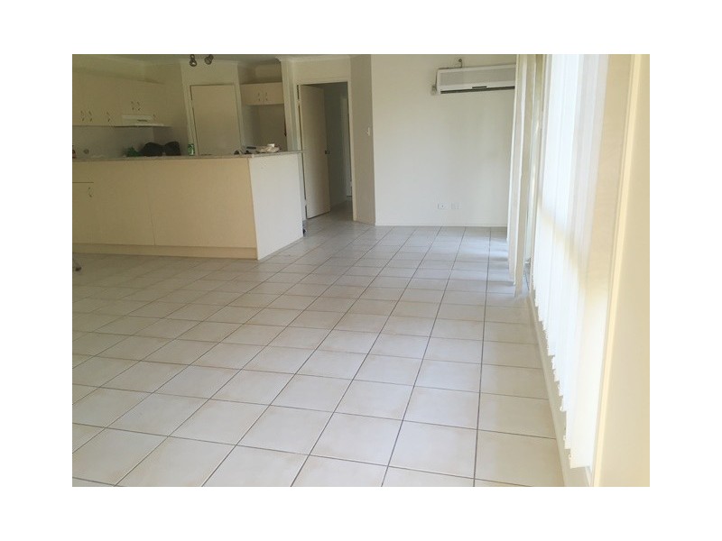 2/33 Rarity Street, Caboolture QLD 4510