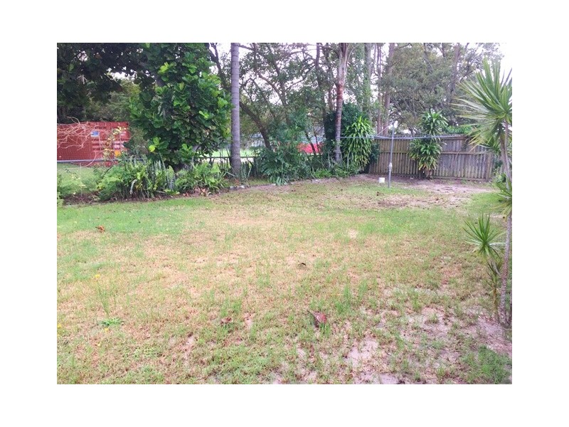 11 Patrick Street, Beachmere QLD 4510