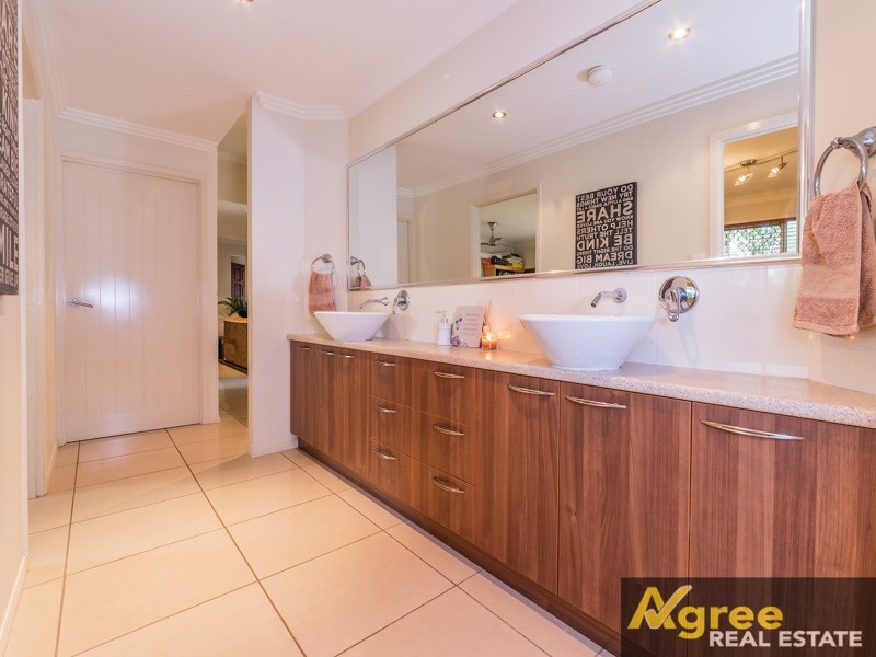 58 Ningi Esplanade, Ningi QLD 4511