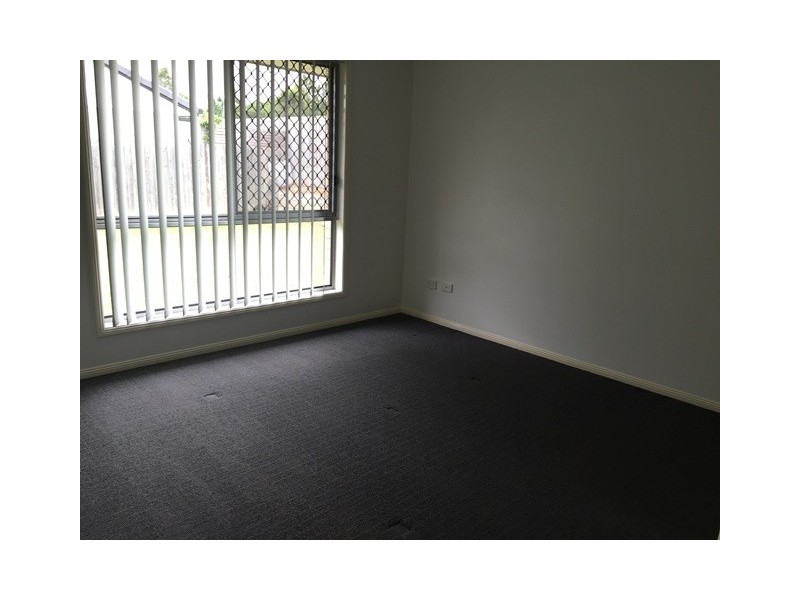 22 Grassdale Crescent, Morayfield QLD 4506