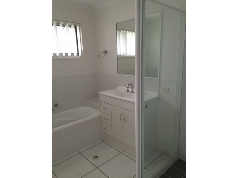 22 Grassdale Crescent, Morayfield QLD 4506