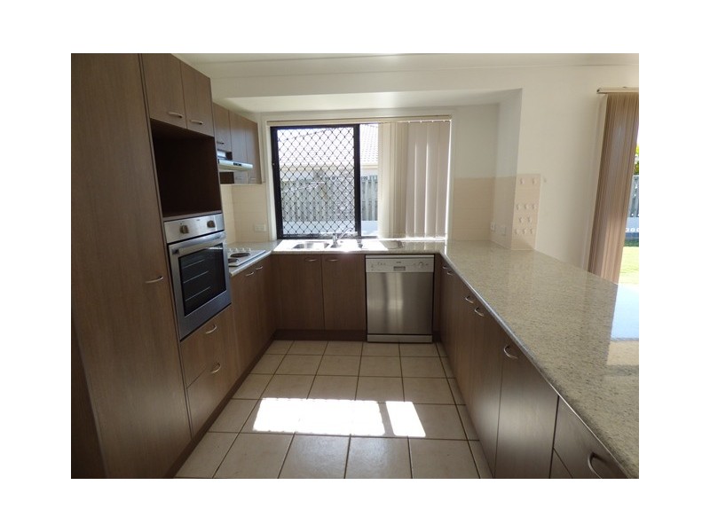 307 Bestman Road, Sandstone Point QLD 4511