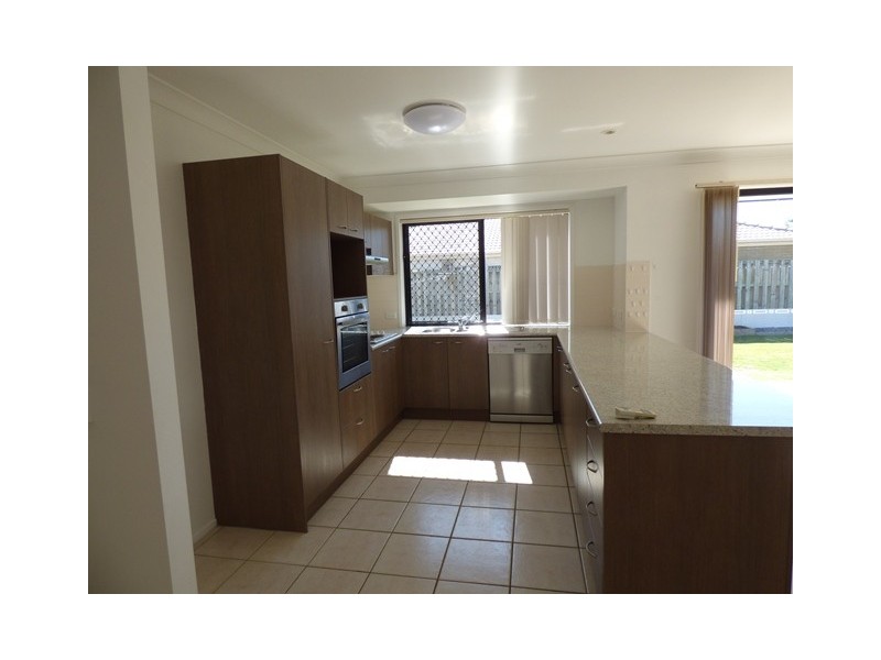 307 Bestman Road, Sandstone Point QLD 4511