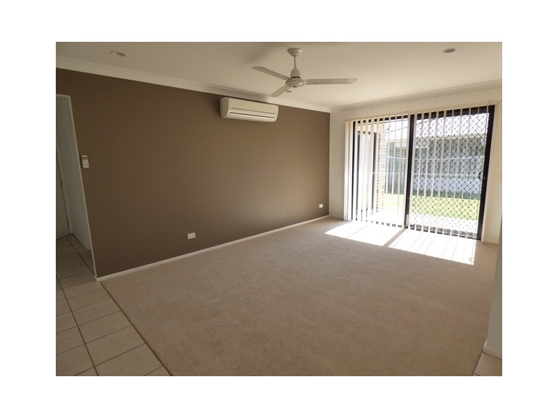 307 Bestman Road, Sandstone Point QLD 4511