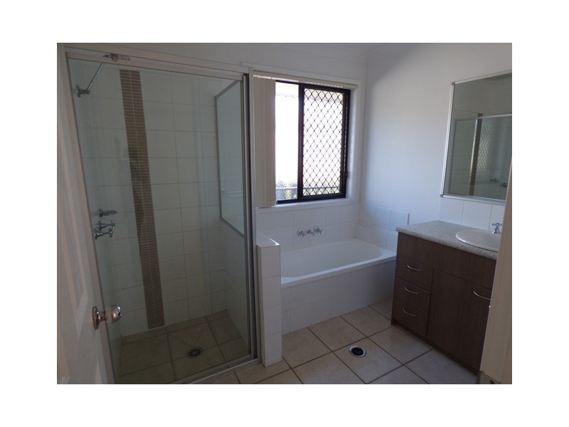 307 Bestman Road, Sandstone Point QLD 4511