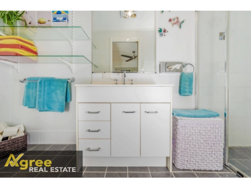 3 Rowan Lane, Ningi QLD 4511