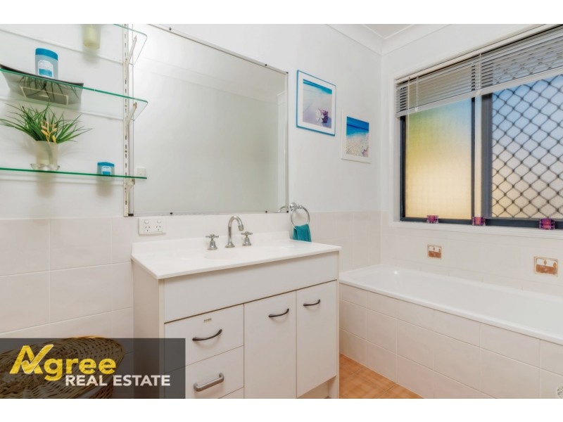 3 Rowan Lane, Ningi QLD 4511