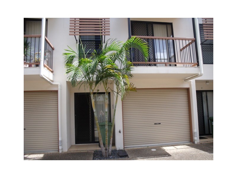 8/17 Lower King Street, Caboolture QLD 4510