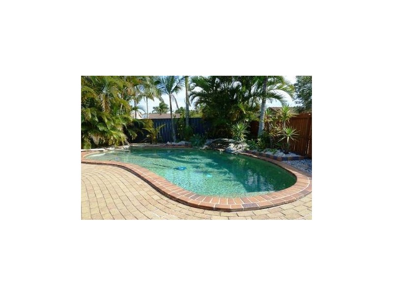4 Violet Court, Bongaree QLD 4507