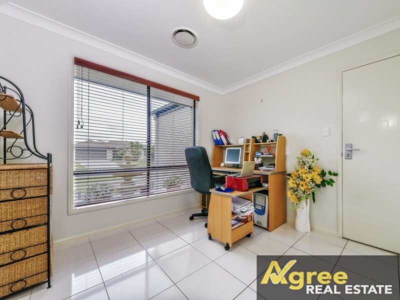 24 Gecko Place, Ningi QLD 4511