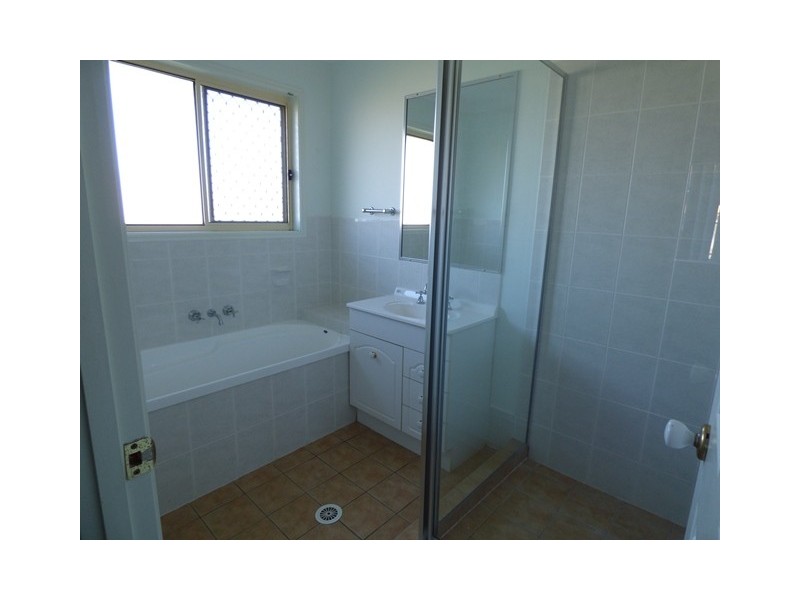 40 Columbia Drive, Beachmere QLD 4510