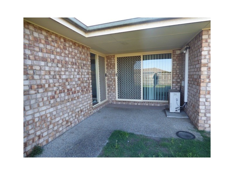 40 Columbia Drive, Beachmere QLD 4510