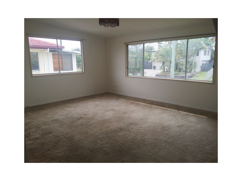 33 Dundee Drive, Morayfield QLD 4506