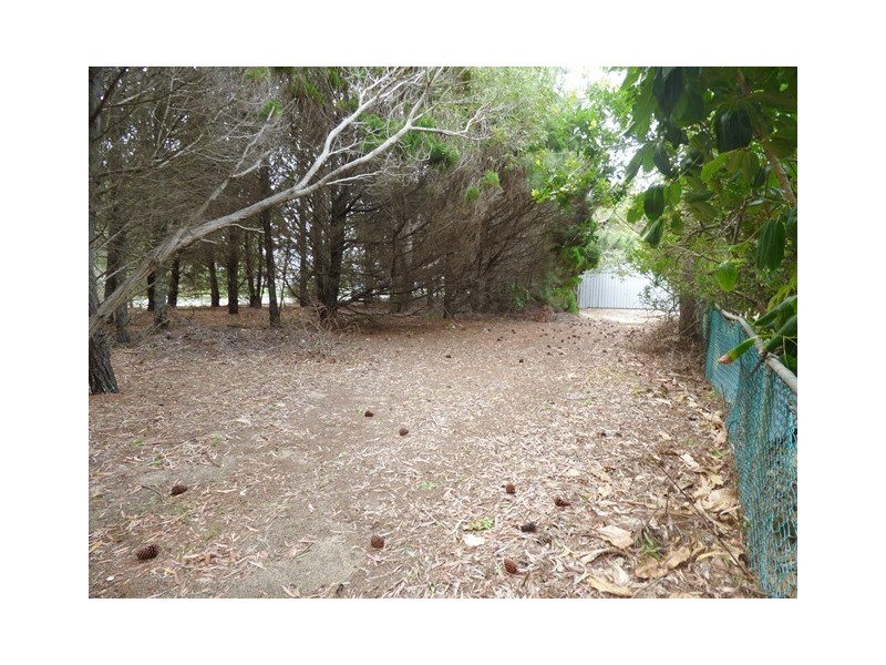 77 North Street, Woorim QLD 4507