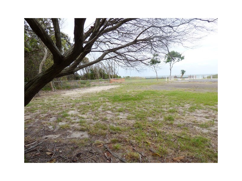 77 North Street, Woorim QLD 4507