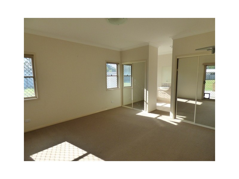 3 Wattle Grove Drive, Ningi QLD 4511