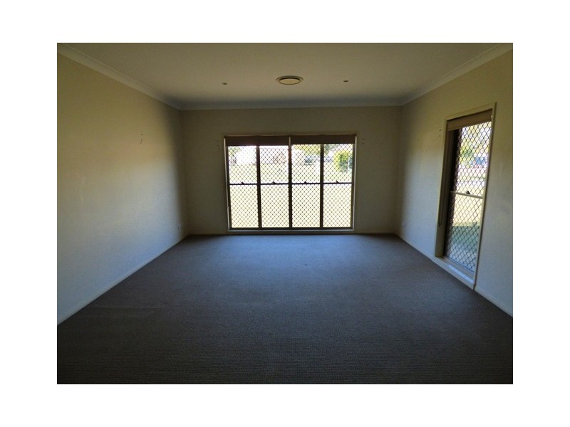 3 Wattle Grove Drive, Ningi QLD 4511