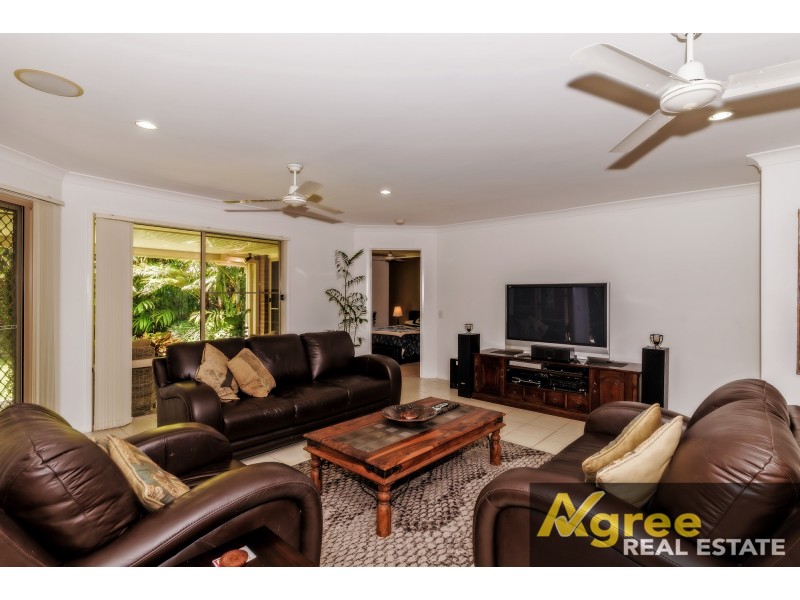 311 Bestmann Road, Sandstone Point QLD 4511