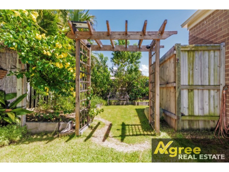 311 Bestmann Road, Sandstone Point QLD 4511