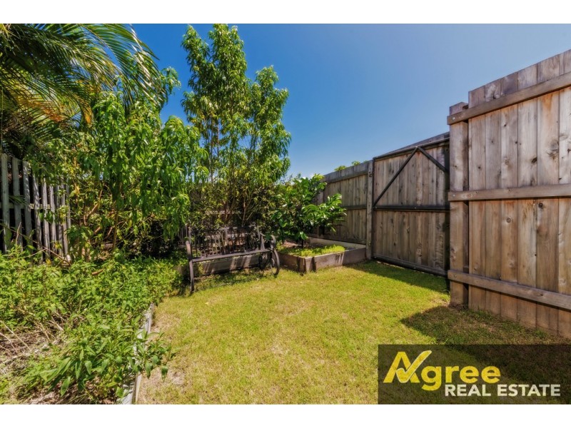 311 Bestmann Road, Sandstone Point QLD 4511