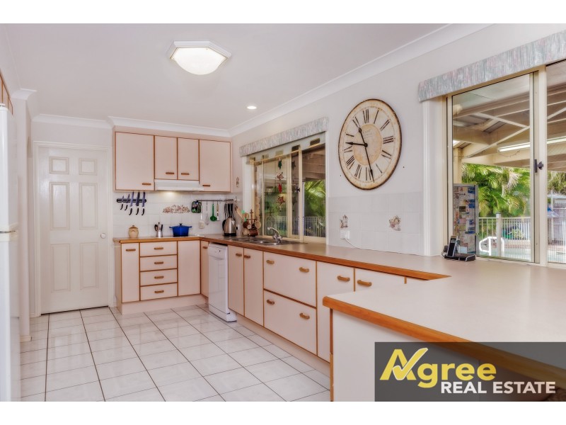3 Trent Court, Sandstone Point QLD 4511
