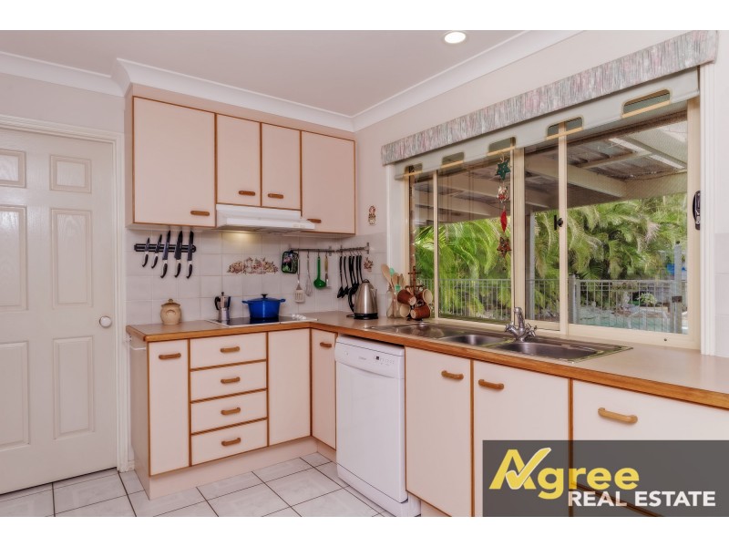 3 Trent Court, Sandstone Point QLD 4511