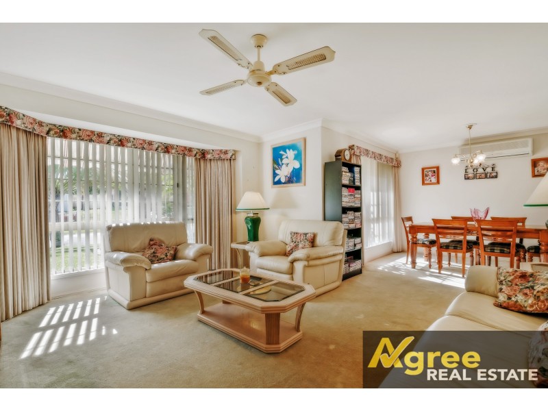 3 Trent Court, Sandstone Point QLD 4511