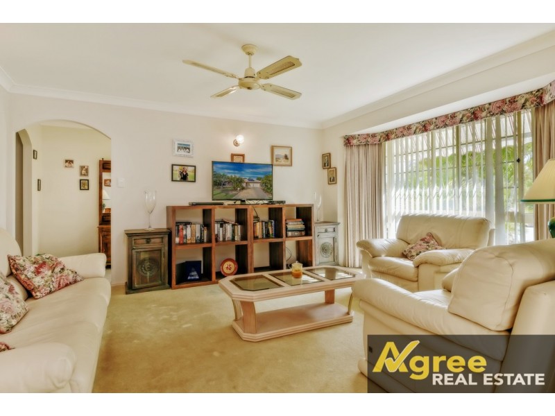 3 Trent Court, Sandstone Point QLD 4511