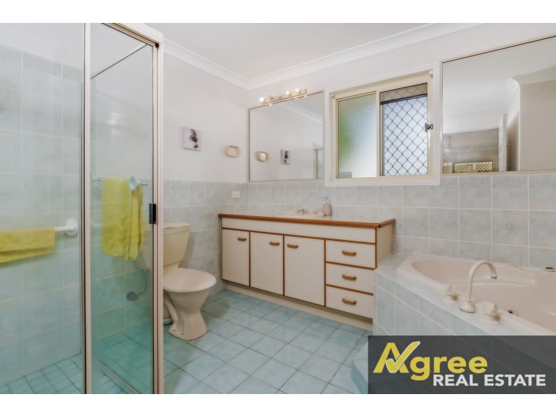 3 Trent Court, Sandstone Point QLD 4511