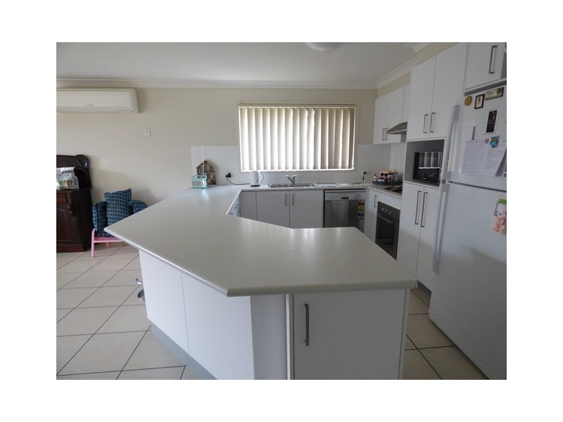54 Sandheath Place, Ningi QLD 4511