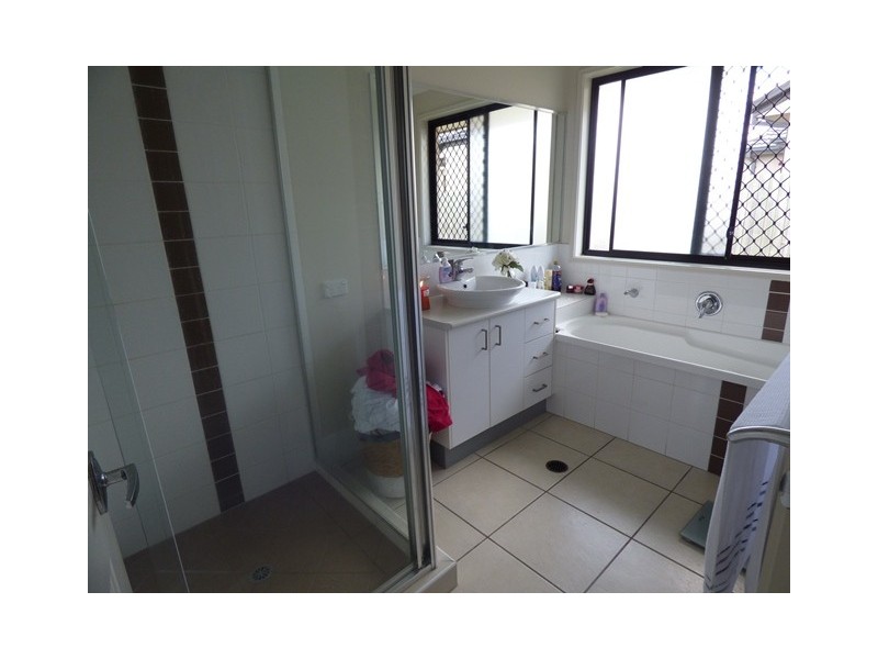 54 Sandheath Place, Ningi QLD 4511