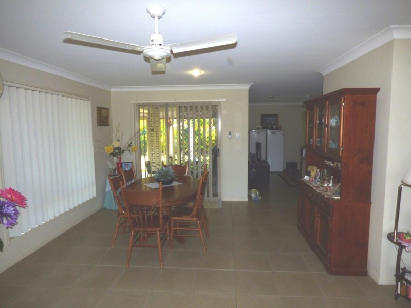 10 Honeybee Place, Ningi QLD 4511