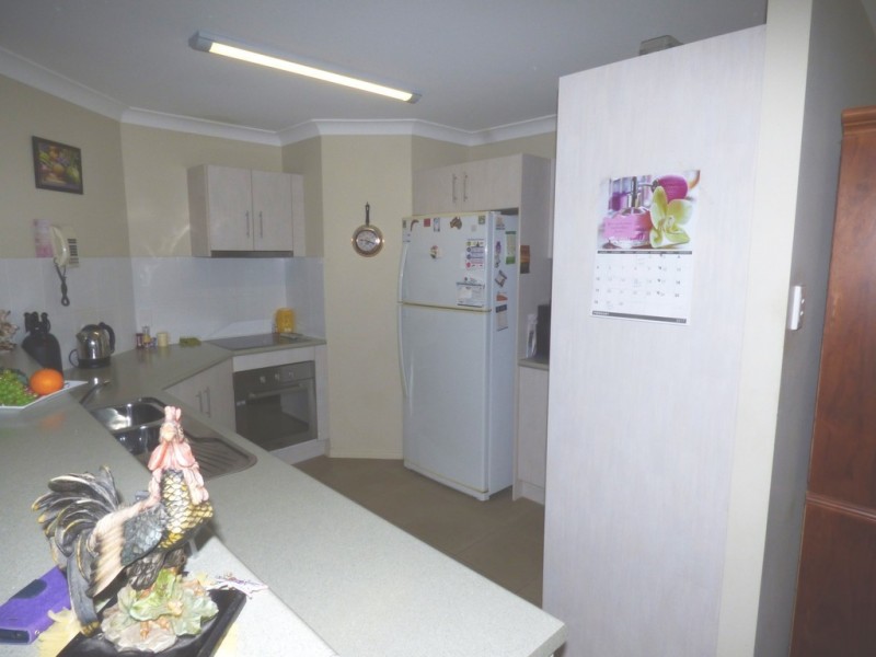 10 Honeybee Place, Ningi QLD 4511