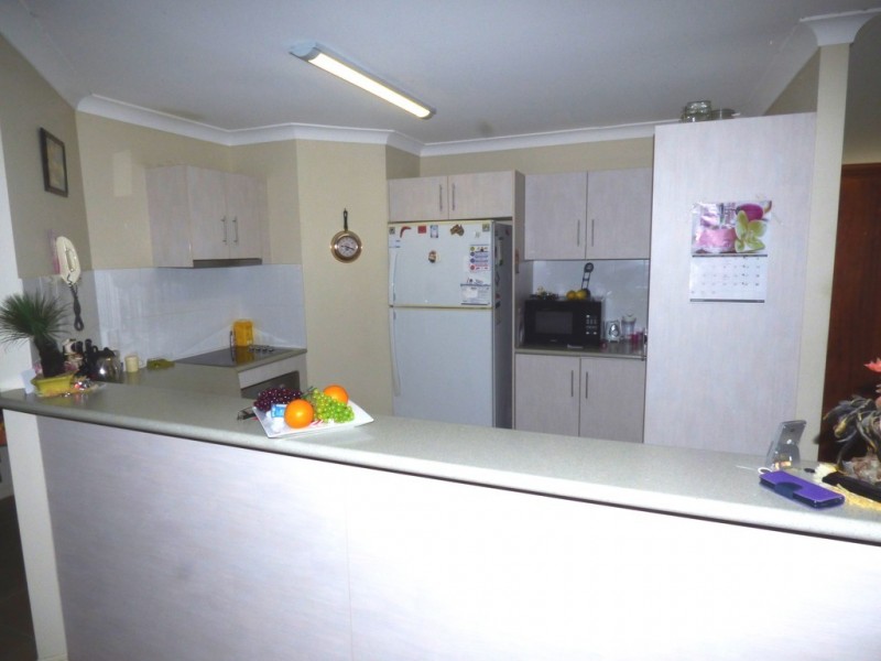 10 Honeybee Place, Ningi QLD 4511