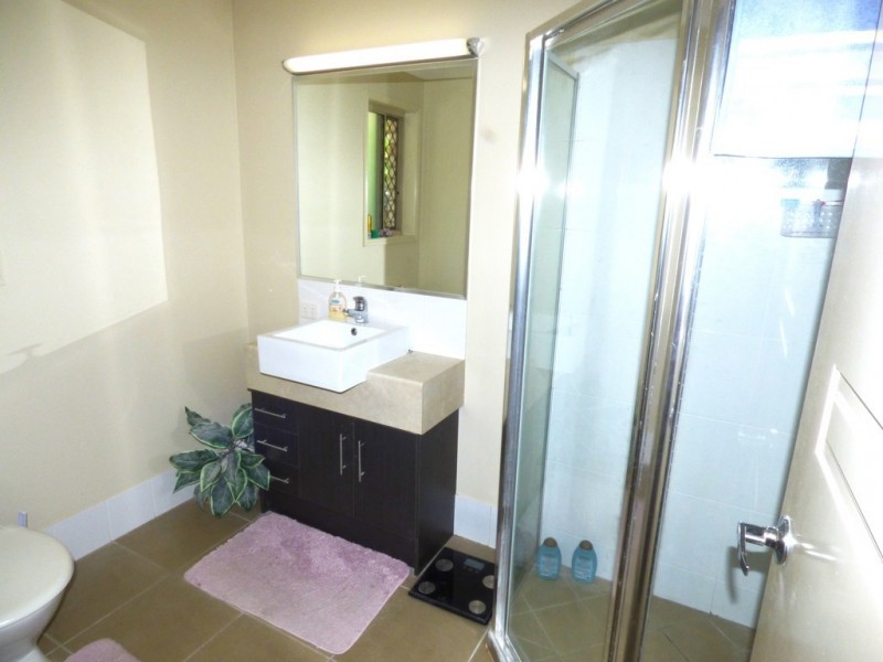 10 Honeybee Place, Ningi QLD 4511