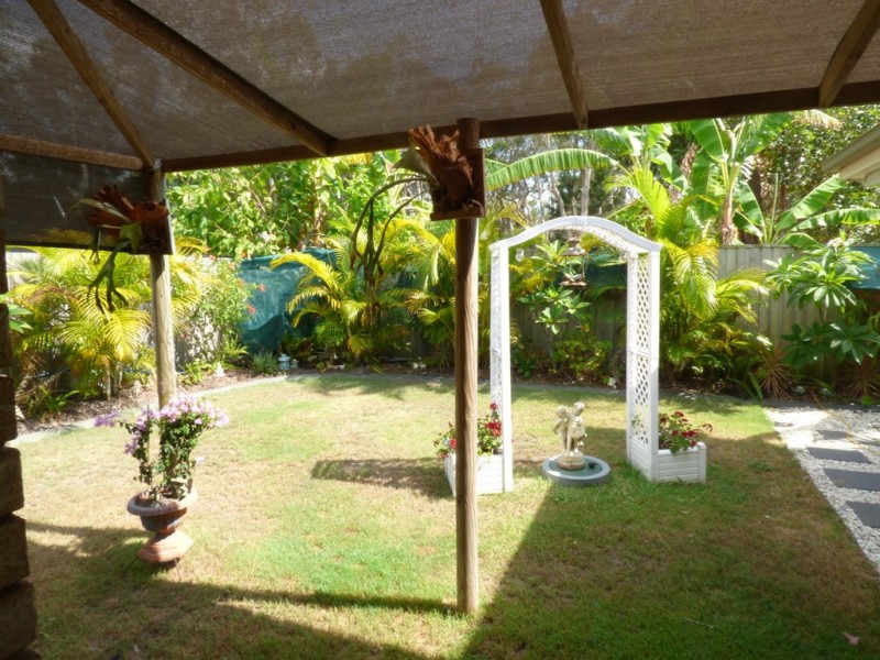 10 Honeybee Place, Ningi QLD 4511